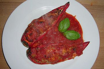 Gefüllte Paprika mit Tomaten