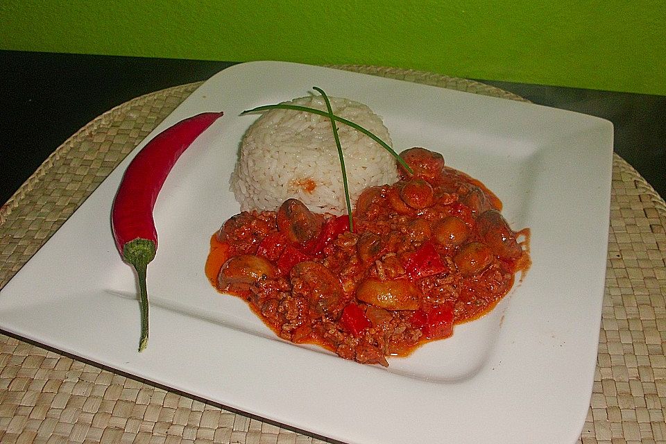 Champignons und Paprika mit Hackfleisch