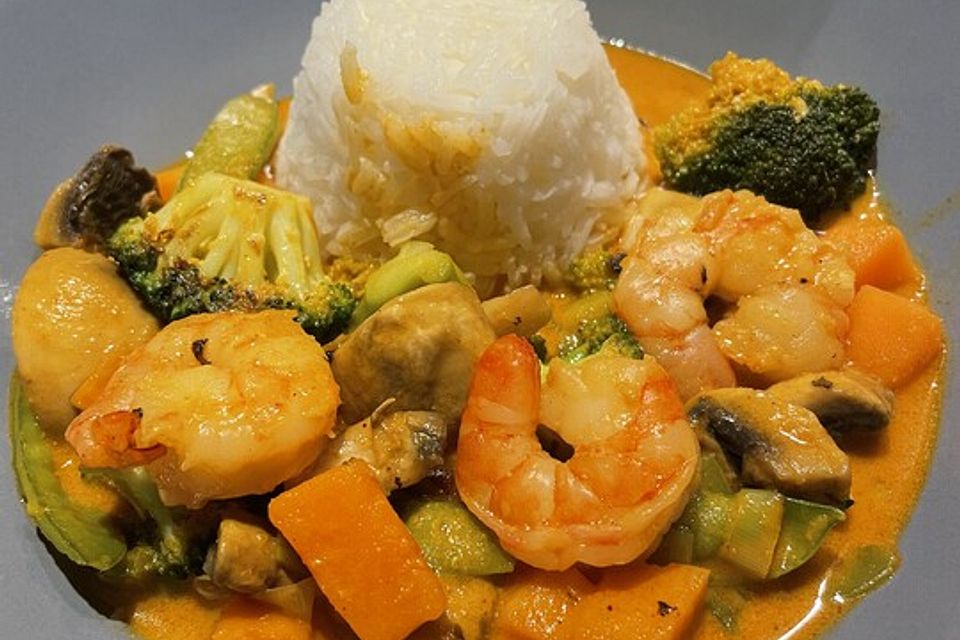 Thaicurry mit Garnelen und Süßkartoffeln