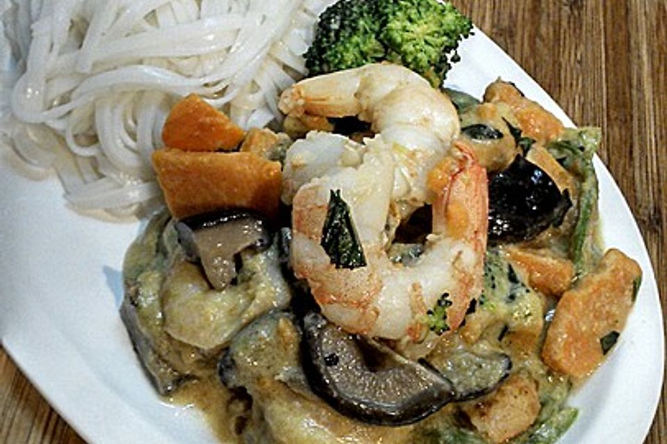 Thaicurry mit Garnelen und Süßkartoffeln