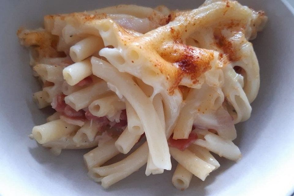 Mamas Makkaroniauflauf mit Speck