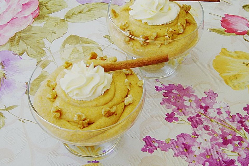 Kürbis-Mousse mit feinen Gewürzen