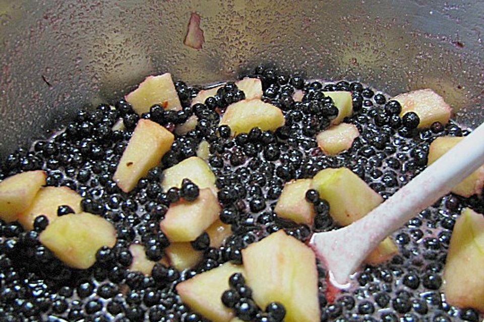 Holundermarmelade mit Apfel und Orange