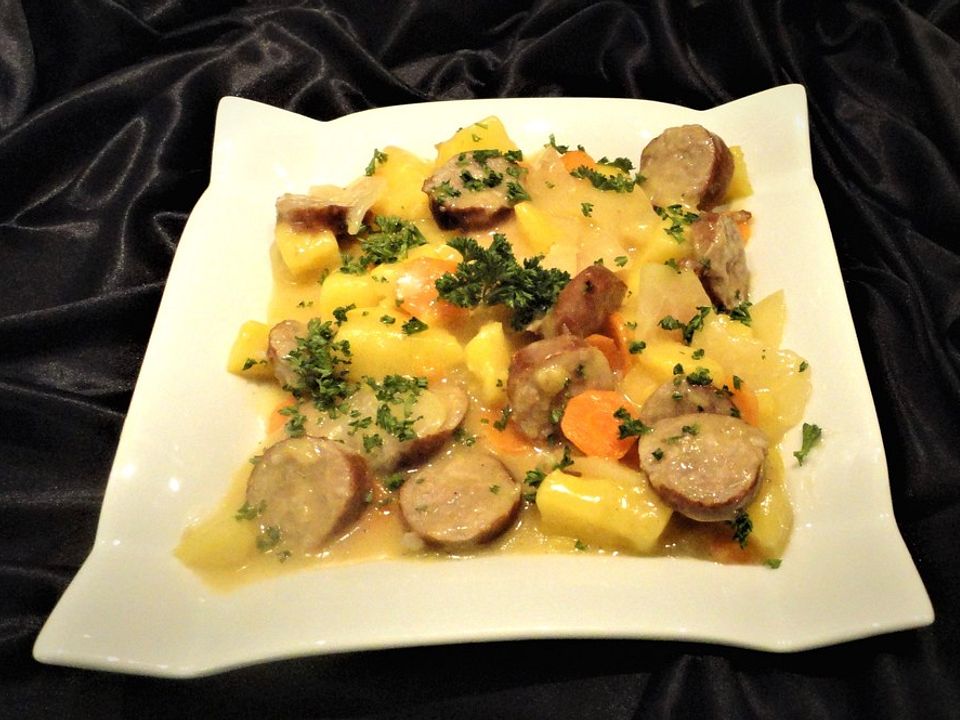 Kohlrabi-Karotten Topf mit Bratwurst von Juulee | Chefkoch