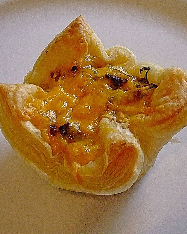 Blätterteigmuffins mit Lamm-Champignonfüllung