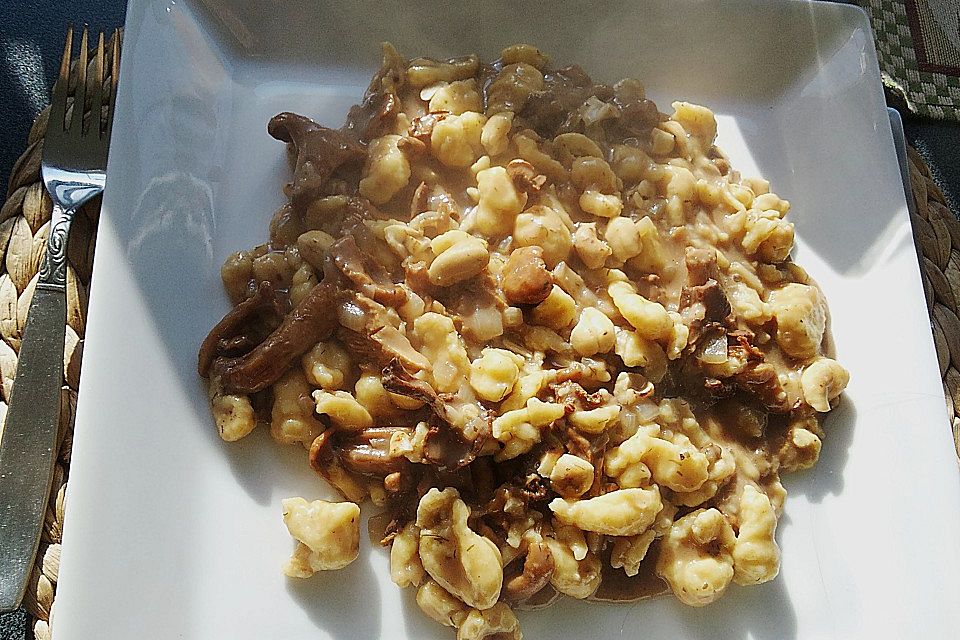 Pilzpfanne mit Cashewkernen