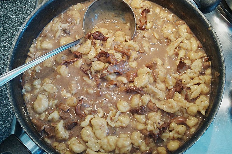 Pilzpfanne mit Cashewkernen