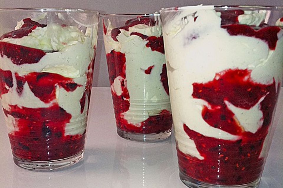 Mascarponecreme mit Beeren