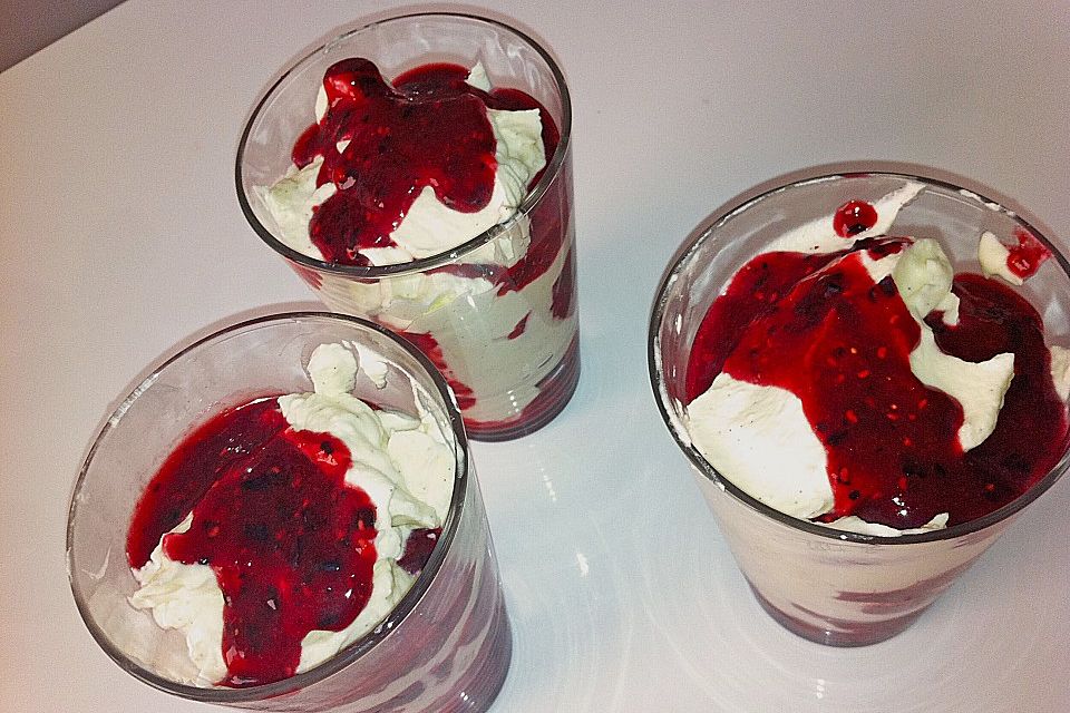 Mascarponecreme mit Beeren