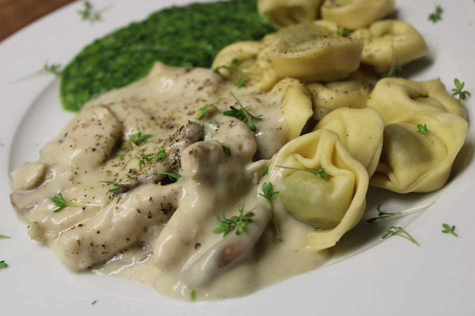 Geschnetzeltes in Frischkäsesauce mit Champignons und Lauchzwiebeln