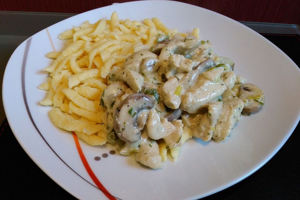 Geschnetzeltes in Frischkäsesauce mit Champignons und Lauchzwiebeln