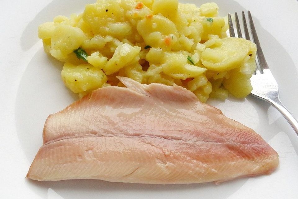 Kartoffelsalat mit Forellenfilets Kartoffelsalat mit Forellenfilets