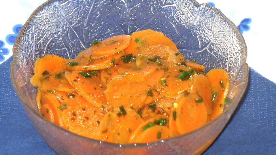 Bayrischer gelbe Rüben-Salat von kleinehobbits Bayrischer gelbe Rüben-Salat von kleinehobbits