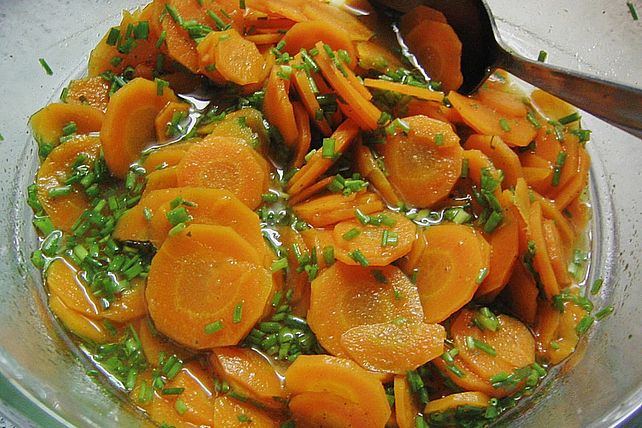 Bayrischer gelbe Rüben-Salat von kleinehobbits| Chefkoch