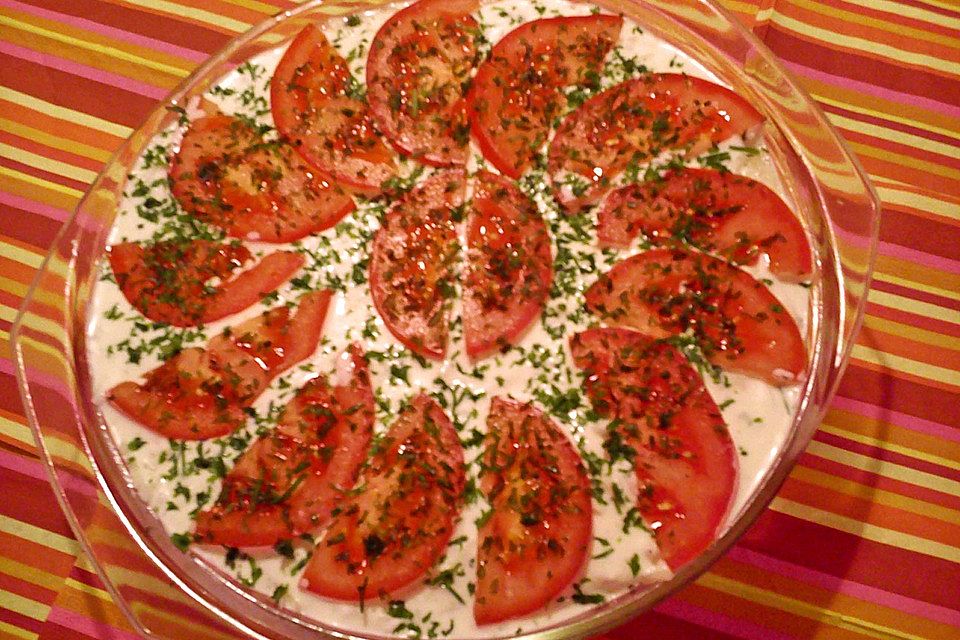 Tomaten-Sellerie-Eier-Schichtsalat