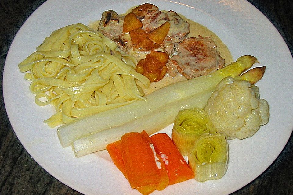 Schweinelendchen in Sahne - Calvados - Sauce