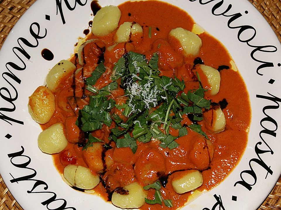Gnocchi mit Möhren-Tomaten-Sahnesauce von Stiermädchen| Chefkoch