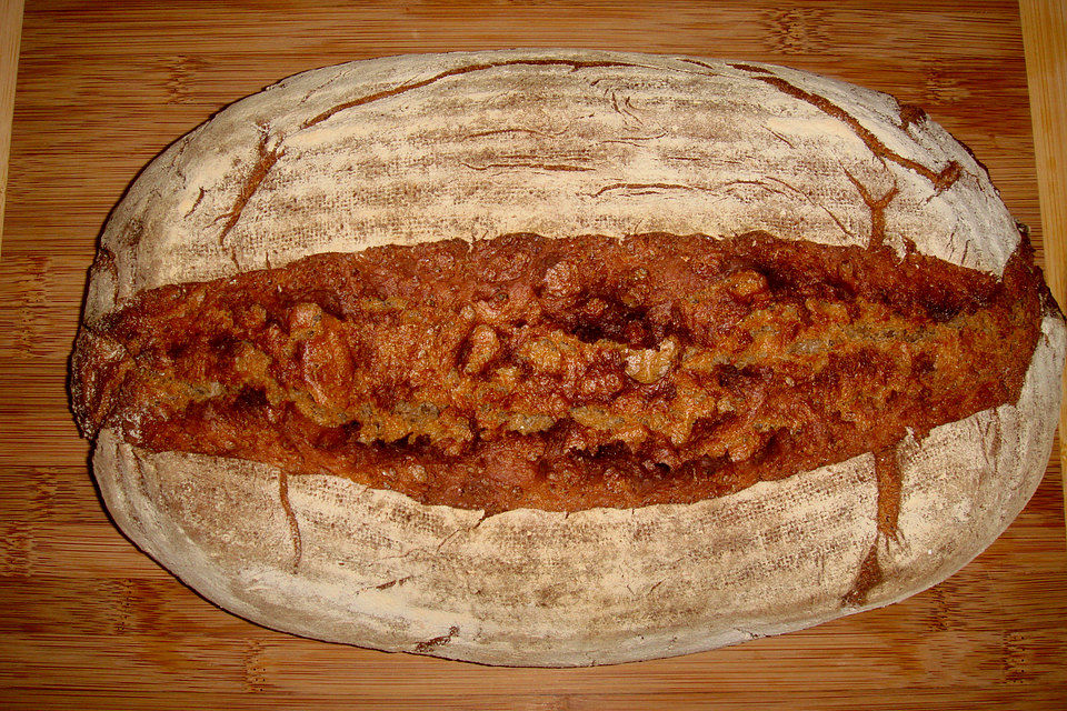 Eukas Mischbrot mit Anis, Kümmel, Fenchel