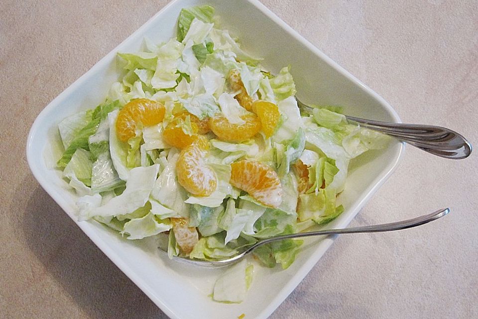 Eisbergsalat mit Mandarinen