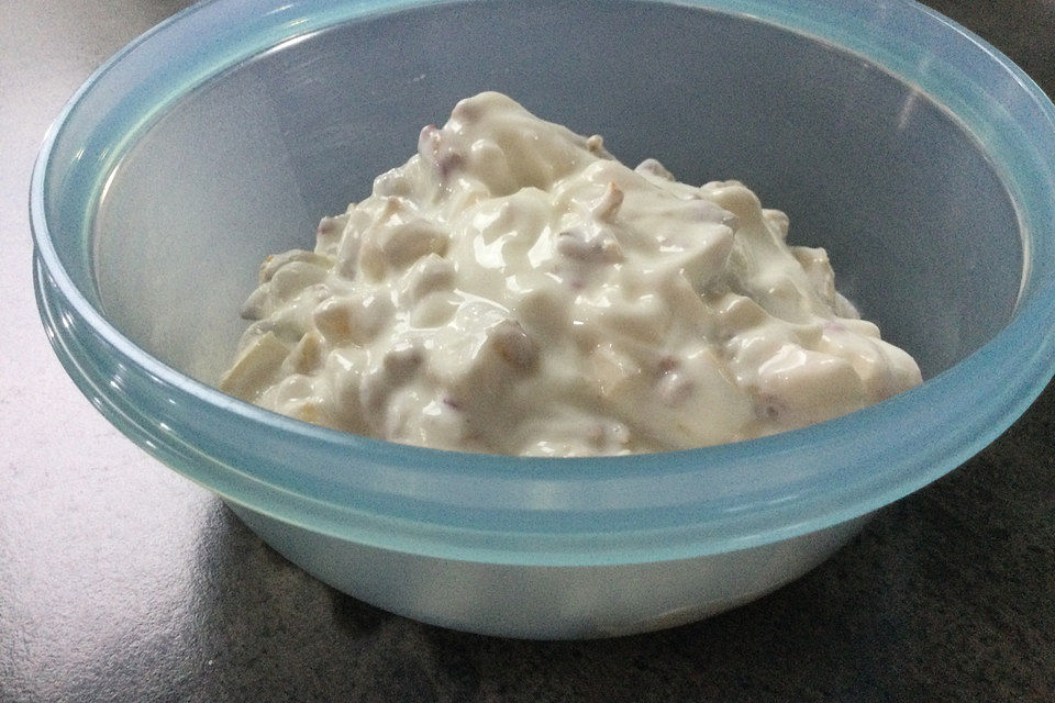 Müsli mit Joghurt und Früchten