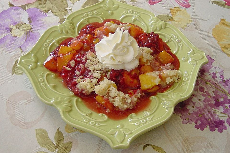 Himbeer-Nektarinen-Mango Crumble