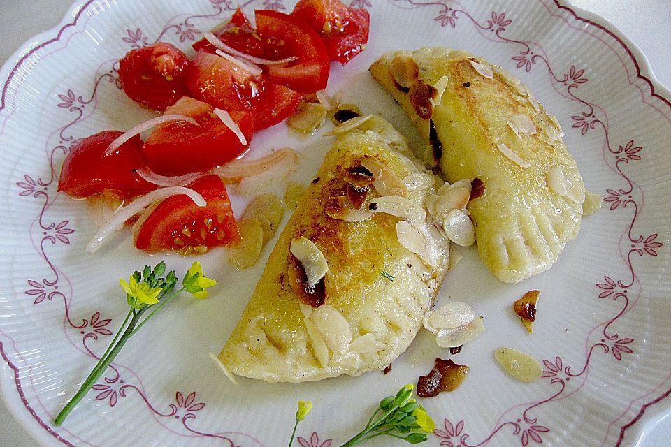 Kartoffeltäschchen mit Rucola - Käse - Creme