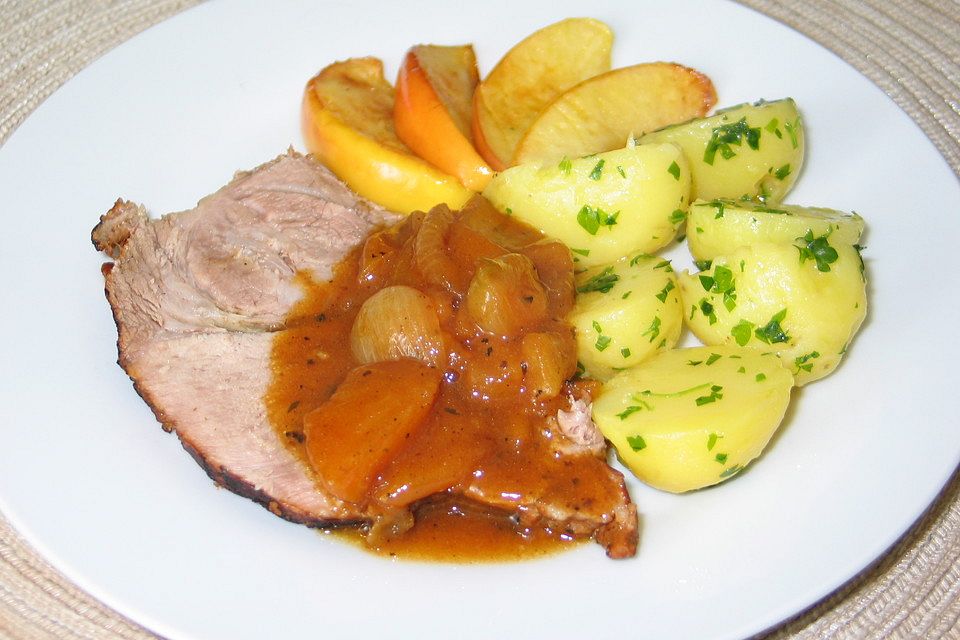 Süß-saurer Schweinerückenbraten mit Apfel