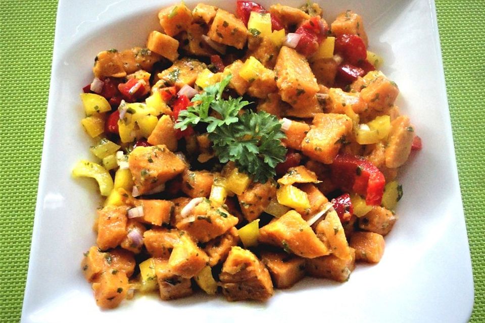 Süßkartoffelsalat mit Paprika und Ingwer