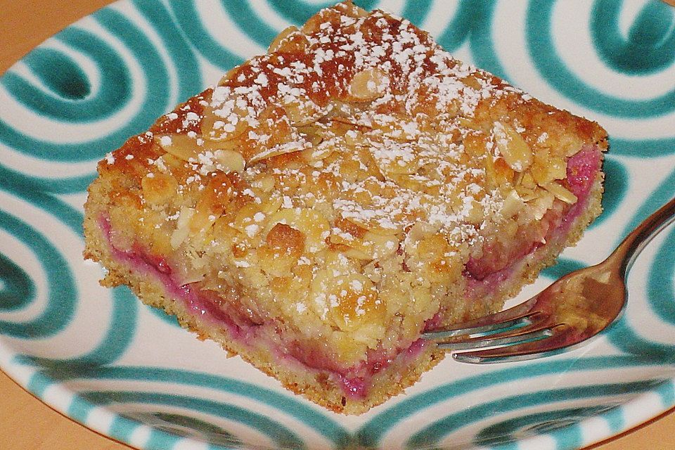 Zwetschgenkuchen mit Marzipanstreusel Zwetschgenkuchen mit Marzipanstreusel