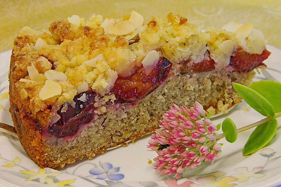 Zwetschgenkuchen mit Marzipanstreusel Zwetschgenkuchen mit Marzipanstreusel