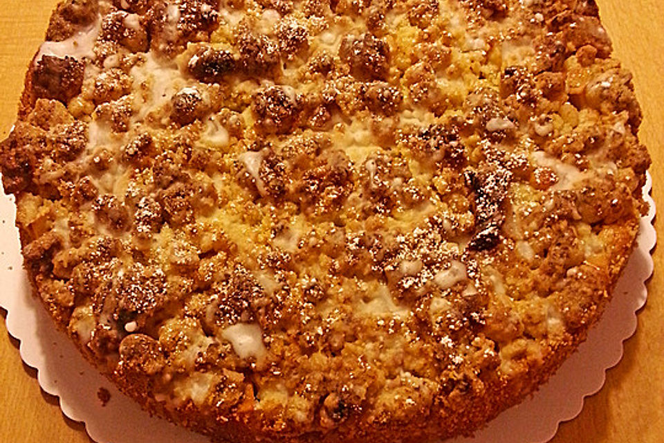 Zwetschgenkuchen mit Marzipanstreusel Zwetschgenkuchen mit Marzipanstreusel