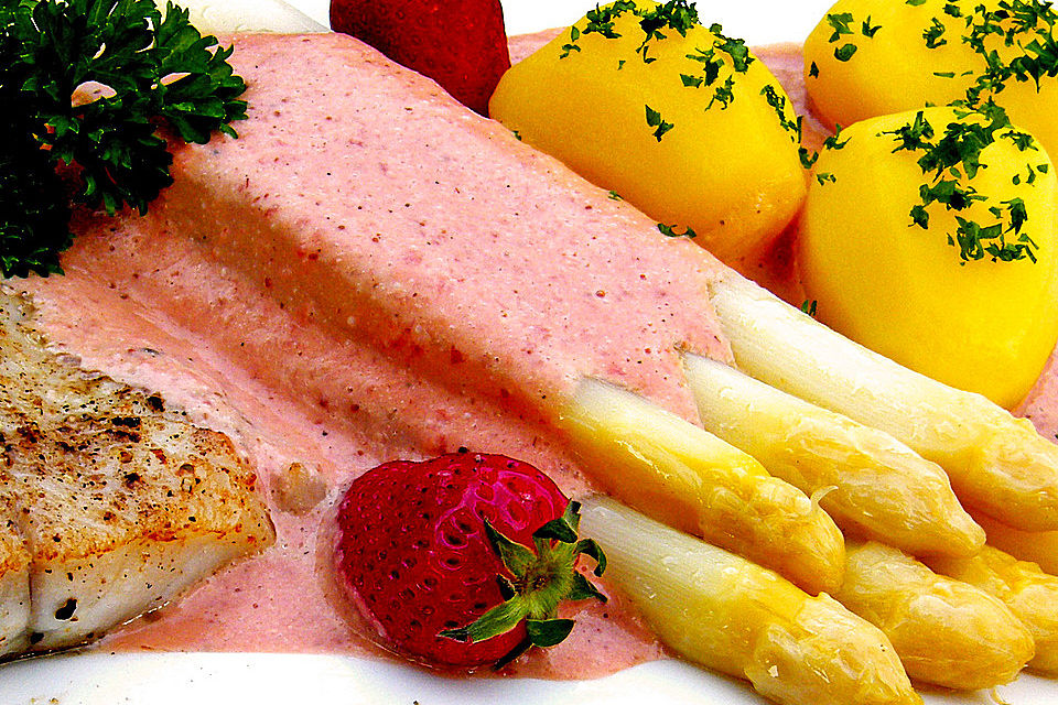 Seelachs mit Spargel und Erdbeeren