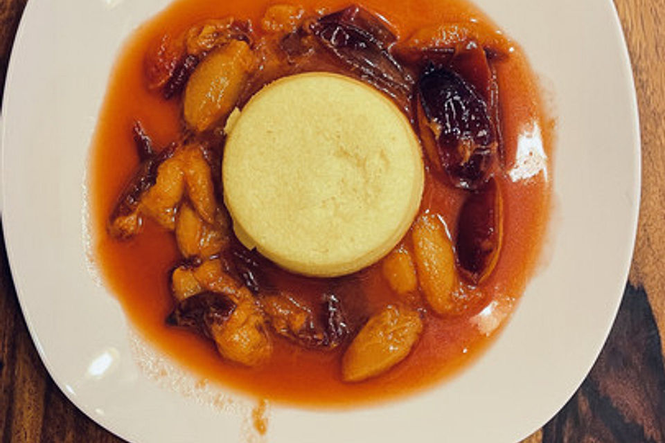 Polenta-Auflauf mit Karamell-Zwetschgen