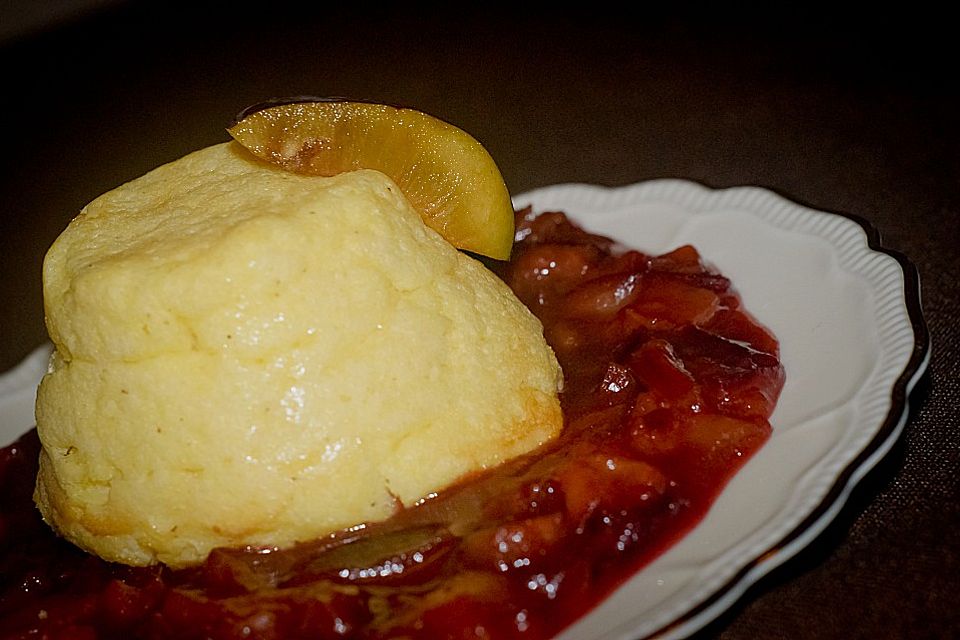 Polenta-Auflauf mit Karamell-Zwetschgen