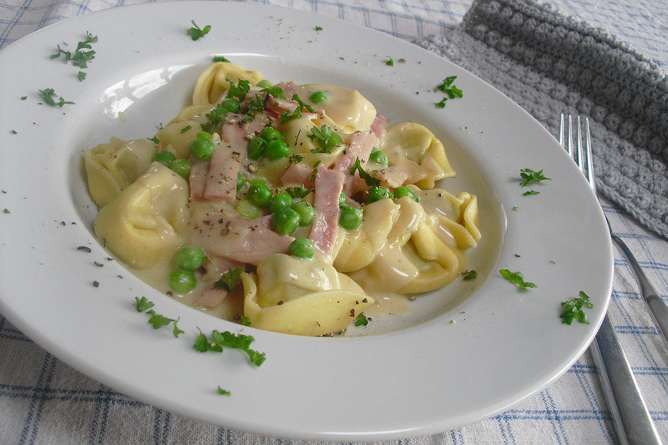 Tortellini mit Schinken Sahnesoße