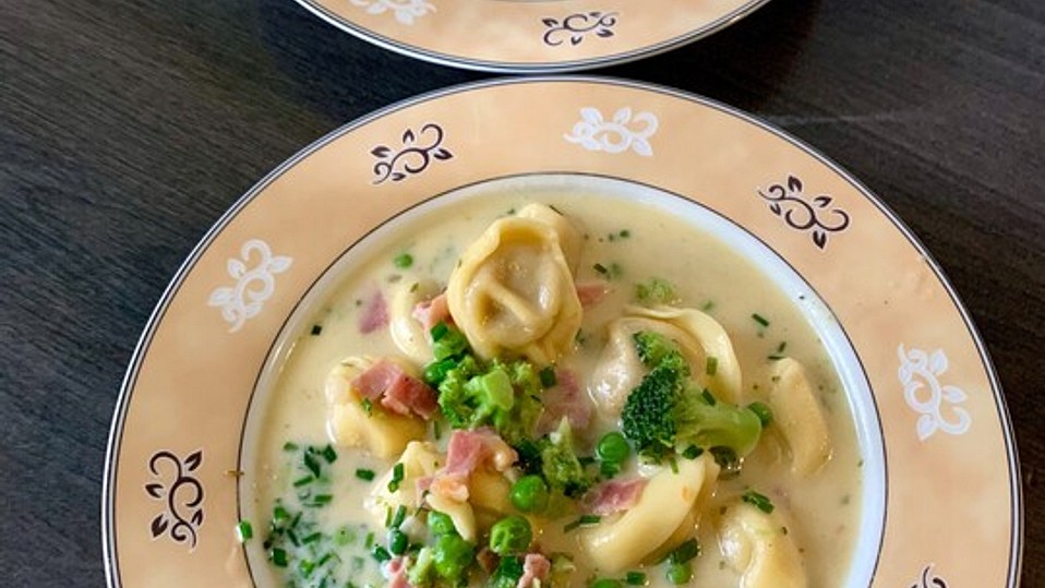 Tortellini mit Schinken Sahnesoße von martinatini