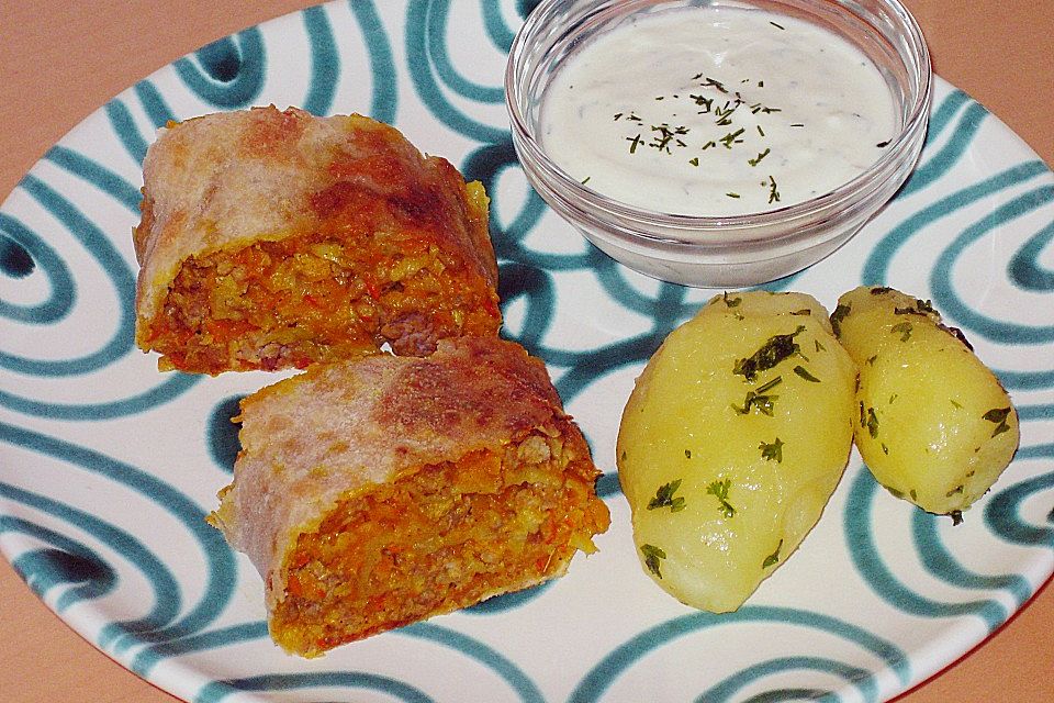 Pikanter Kürbisstrudel mit Hackfleisch