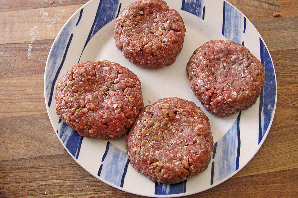 Leckere Tatar-Burger