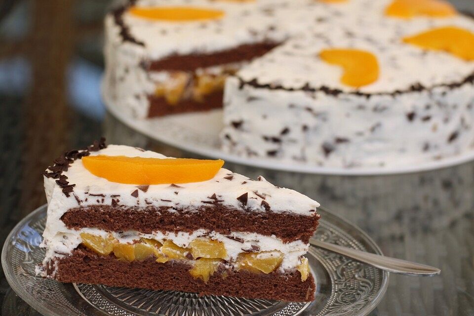 Stracciatella-Pfirsich-Torte