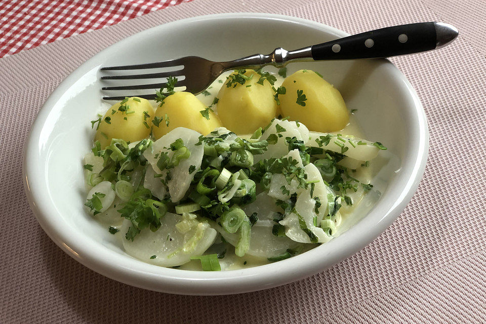 Mairübchen in Petersilienbutter