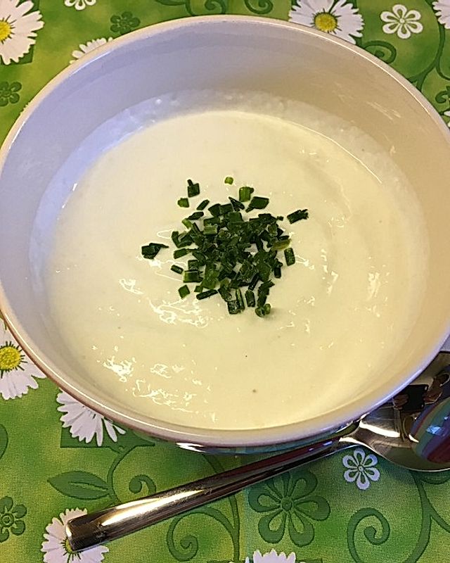 Schnelle Meerrettich-Joghurt Sauce zu Kartoffeln
