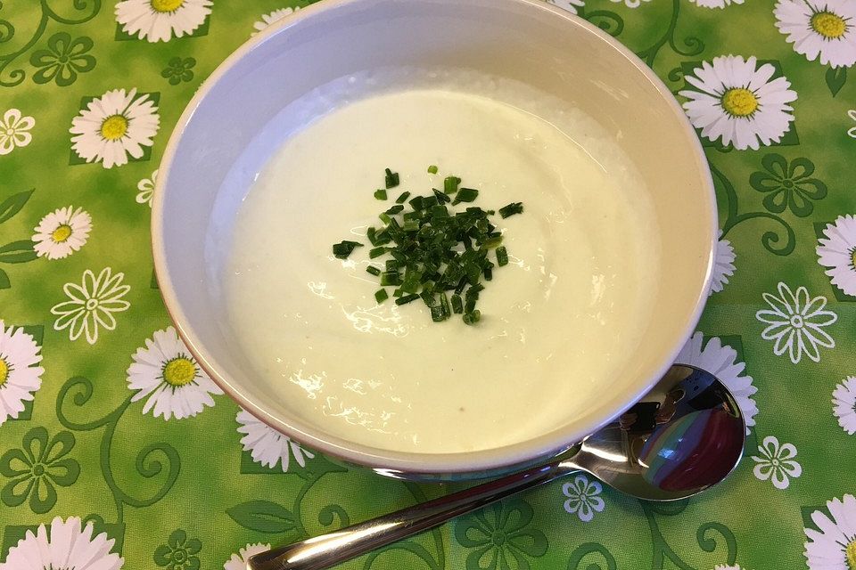 Schnelle Meerrettich-Joghurt Sauce zu Kartoffeln