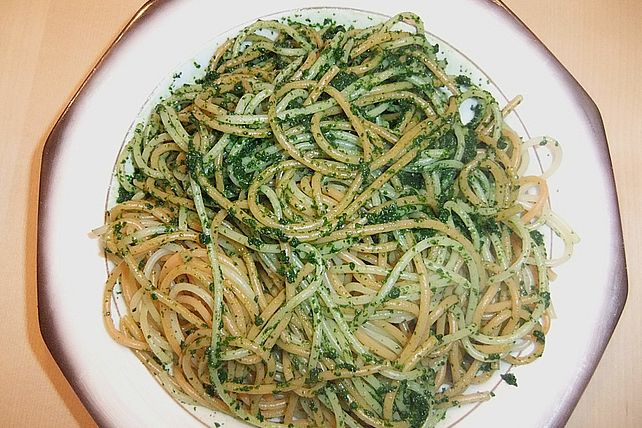 Zweierlei Spaghetti mit Bärlauchpaste von Sharkylienchen| Chefkoch
