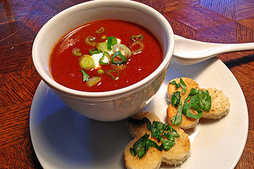 Rote Zwiebelsuppe