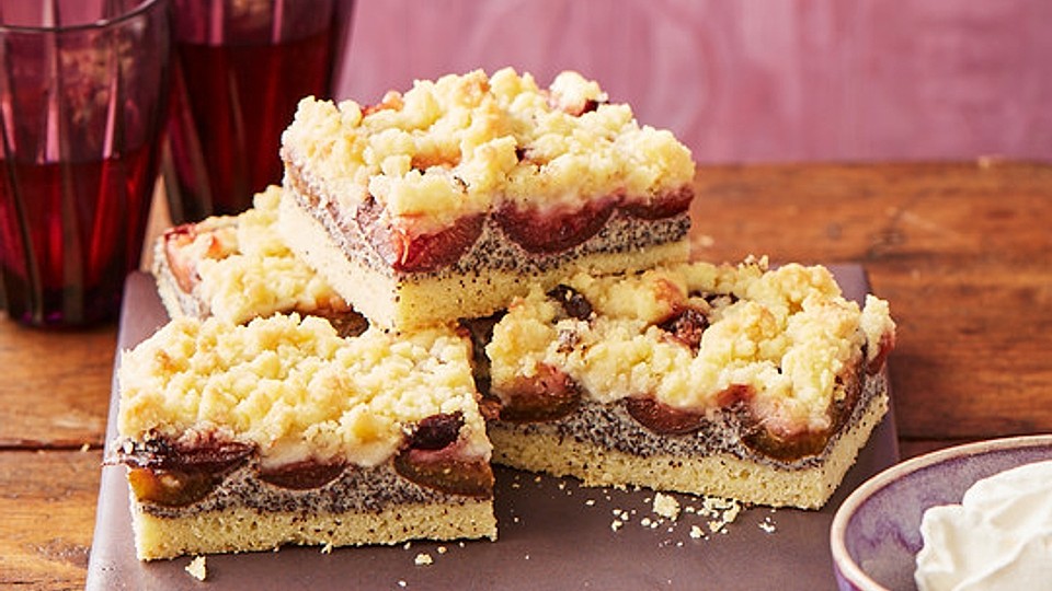 Zwetschgenkuchen mit Mohnquark und Butterstreuseln-image
