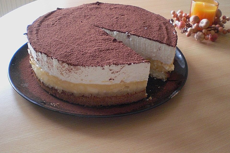 Apfel-Sahnetorte mit Eierlikör