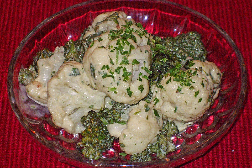 Blumenkohl-Brokkoli-Salat