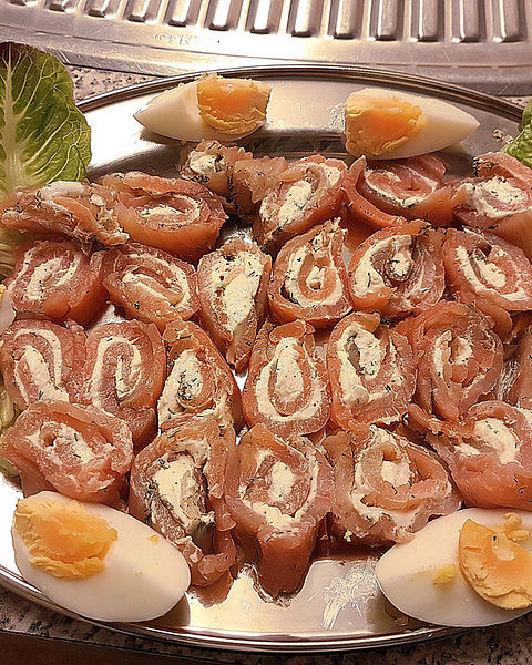 Lachsröllchen Rezepte | Chefkoch Lachsröllchen Rezepte | Chefkoch