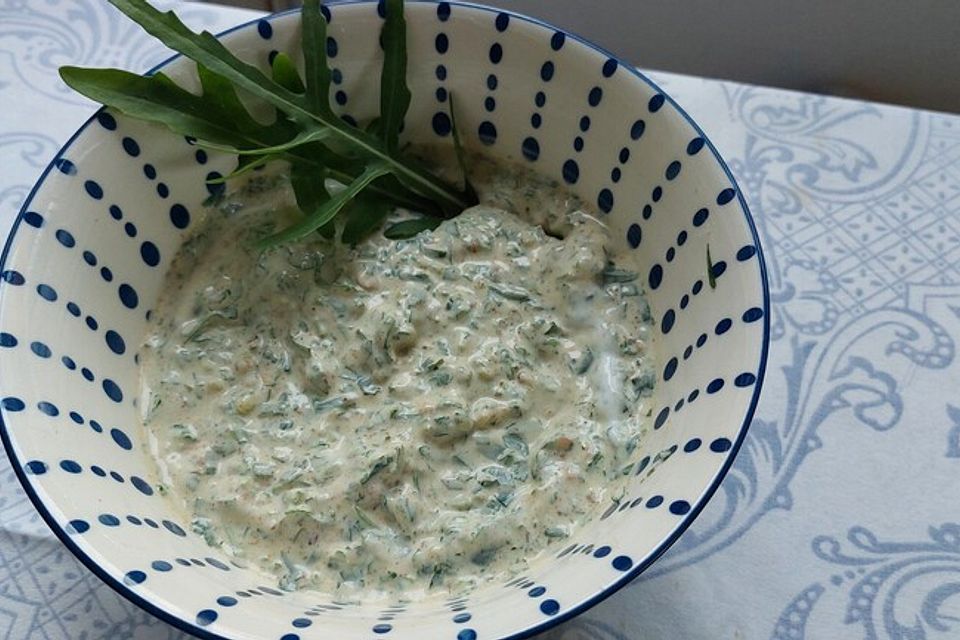 Joghurt-Dip mit Rucola