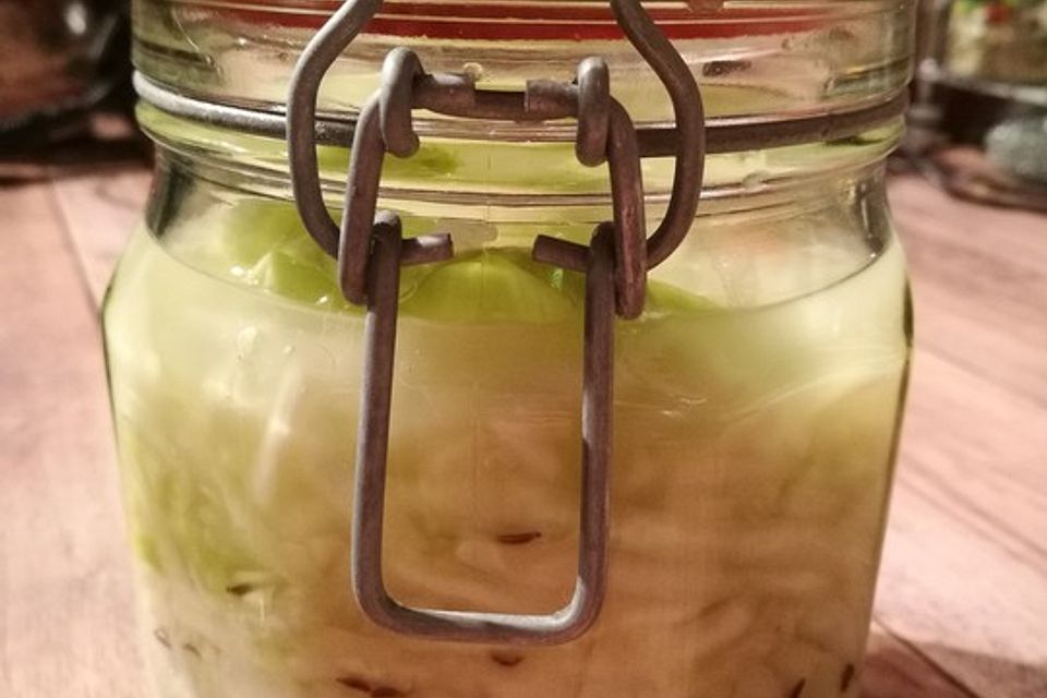 Sauerkraut in einem Glas selbst gemacht